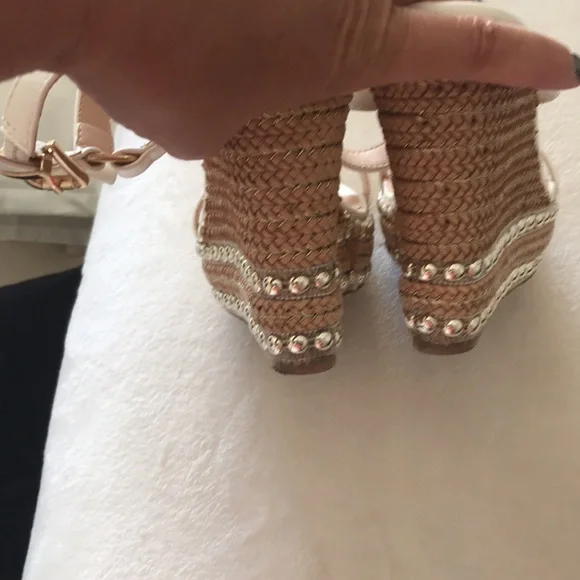 Venus, Ladies, Elegant White & Silver Embellishment Wedge Sandals. Size 6.5 - Picture 12 of 12